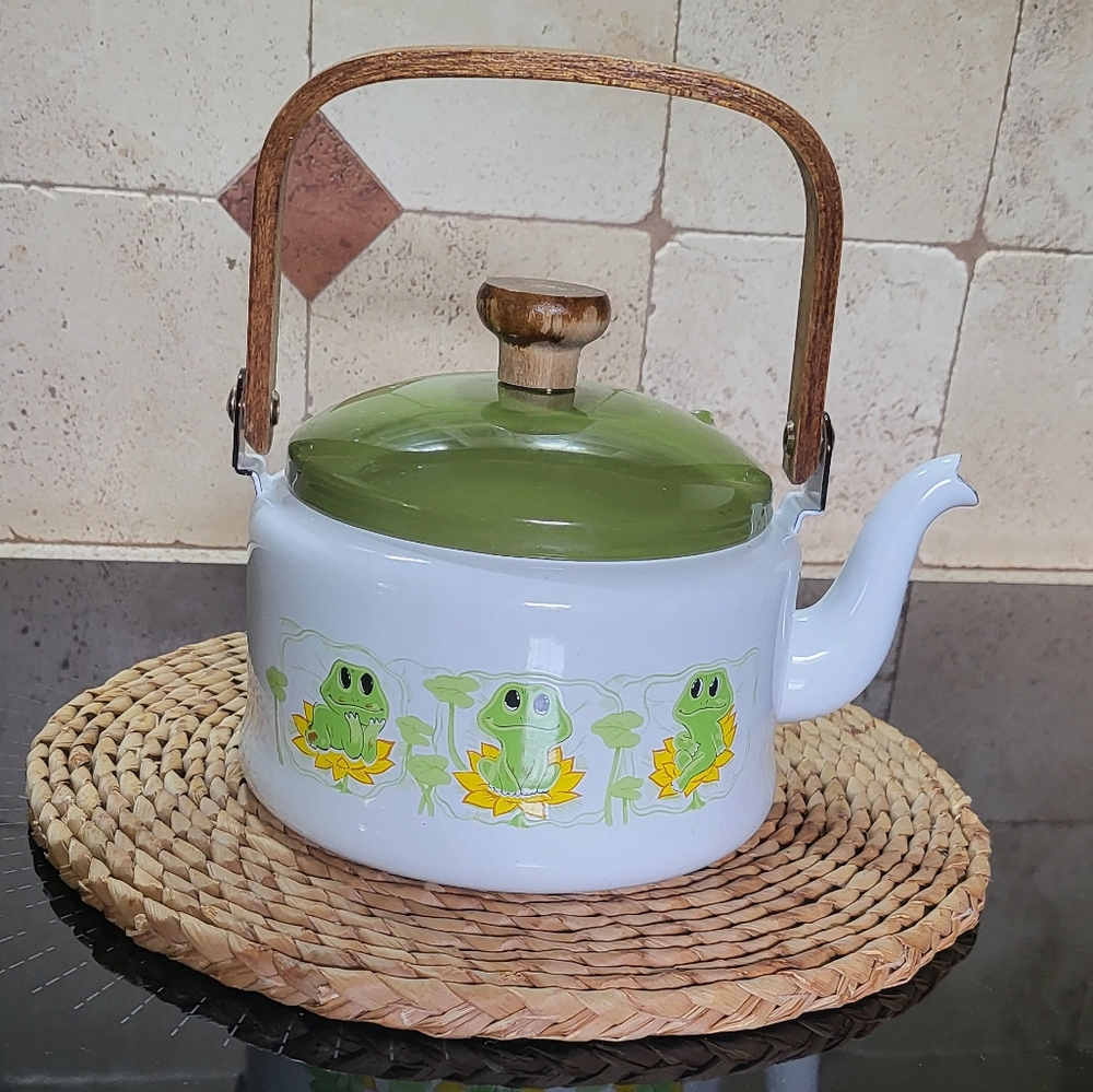 Vintage Sears Neil The frog Tea Kettle